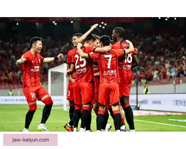 亚运会足球赛：年轻球员迎来全新机遇，年龄限制政策备受关注