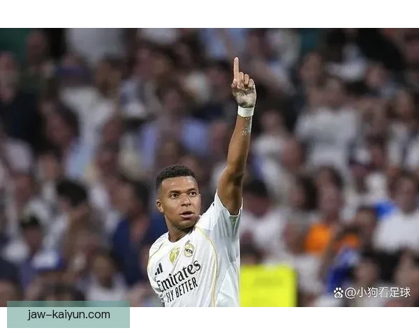 姆巴佩在环球足球奖评选中表现稳健，继续巩固其全球顶级球员地位