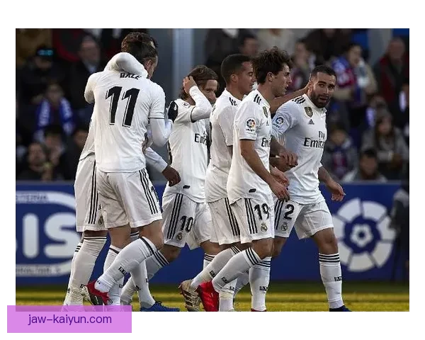 亨克中场组织表现稳健，成为球队进攻端的重要支柱