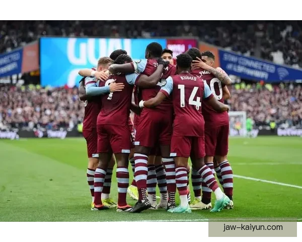 西汉姆联在英超赛事中表现稳健，逐渐迎来复兴之路